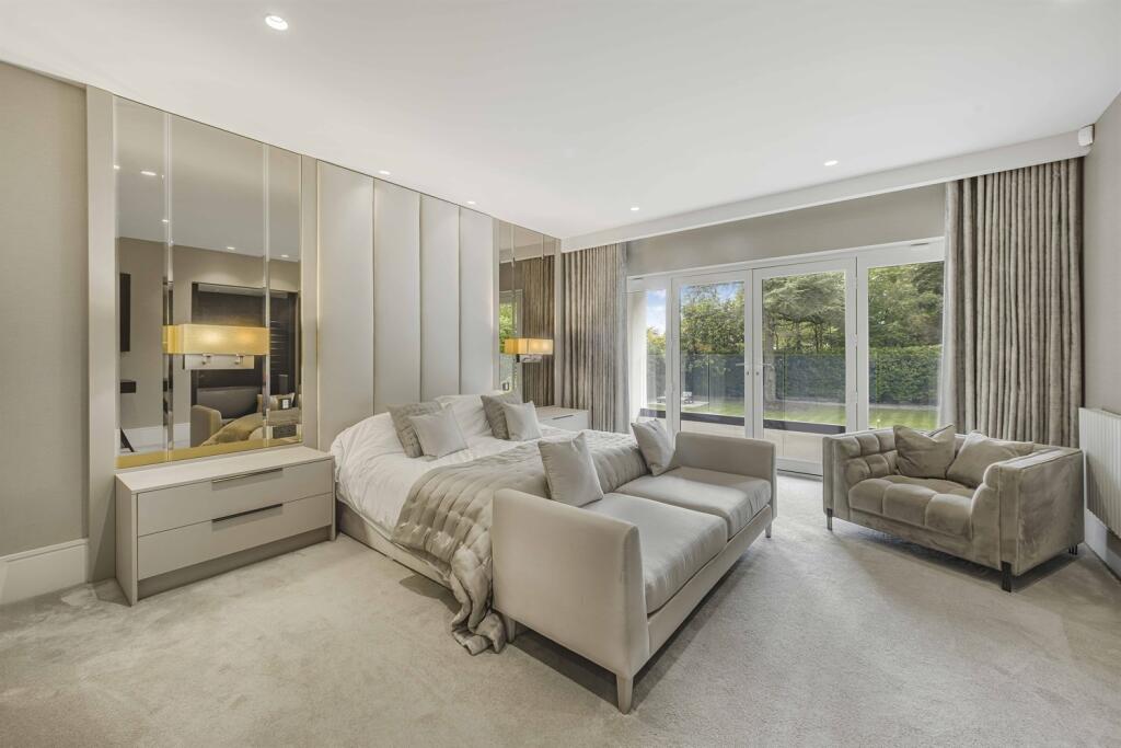 5 bedroom detached house for sale in Bollinway, Hale, WA15